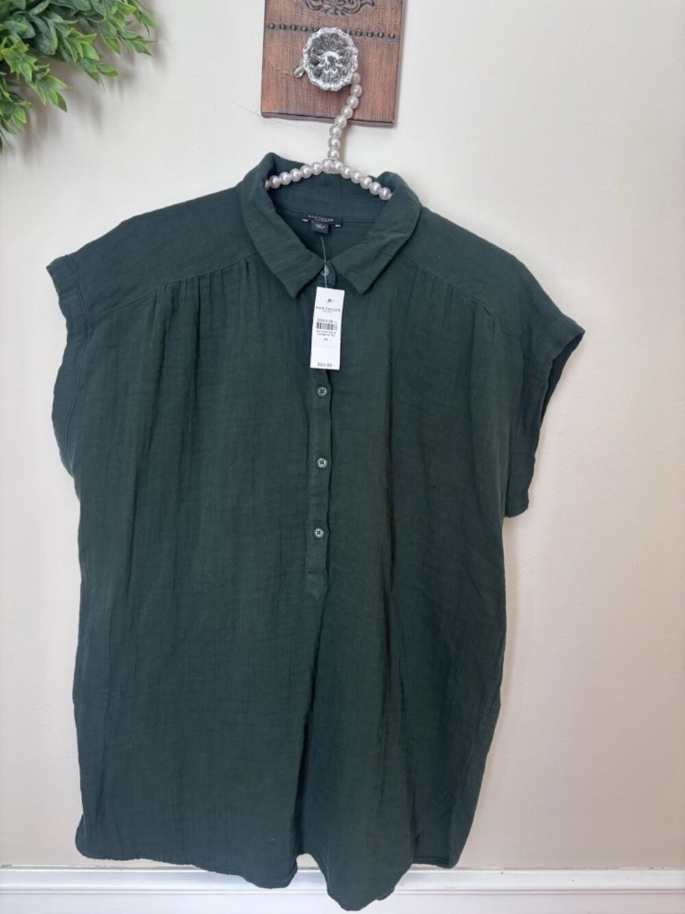 NWT Ann Taylor Womens Size M Green Cotton Blouse Cap Sleeve Gauzy